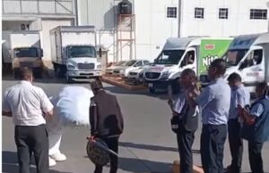 El Osito Bimbo se hace viral tras una conmovedora despedida de jubilación a trabajador