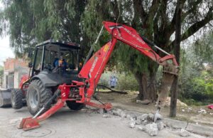 Interapas mantiene trabajo en río Paisanos con la colocación de nueva línea sanitaria
