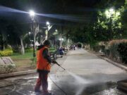 Limpieza nocturna en el Centro Histórico de San Luis Capital, en preparación para la Semana Santa