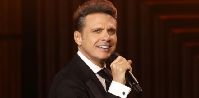 Luis Miguel reaparece más joven que nunca y se desvela dónde estaba realmente cuando se habló de su ingreso hospitalario